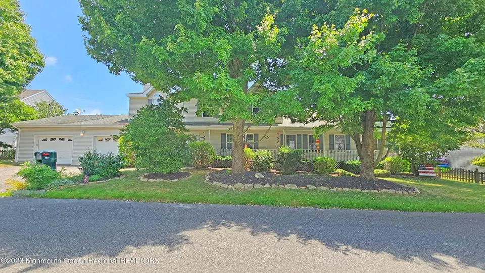 1533 Mermaid Ave, Beachwood, NJ 08722 49 Photos Movoto