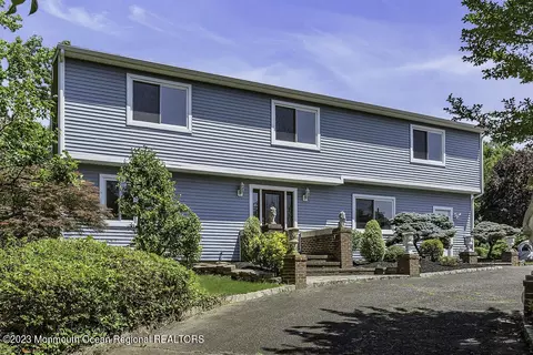 77 Farrington Rd, Old Bridge, NJ 08857