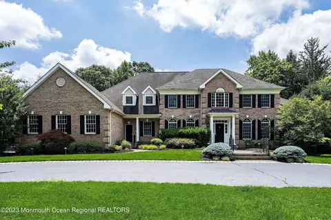 17 Raintree Ct, Holmdel, NJ 07733