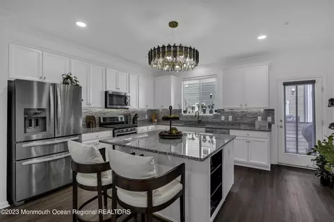 6 Cannon St, North Brunswick, NJ 08902