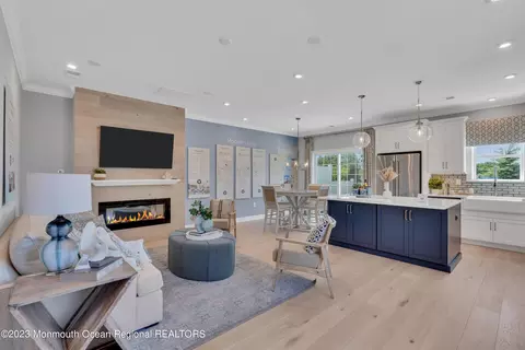 22 Chapel Ln, Wall Township, NJ 07727
