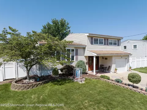 2 Jacob St, Old Bridge, NJ 08857