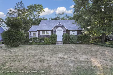 11 Larchwood Ave, West Long Branch, NJ 07764