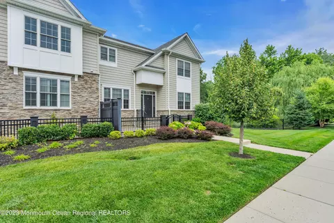7 Carriage Gate Dr, Little Silver, NJ 07739