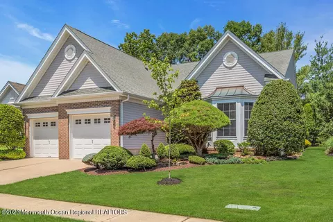5 Crooked Stick Rd, Jackson, NJ 08527
