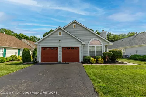 2386 Woodbine Ln, Toms River, NJ 08755