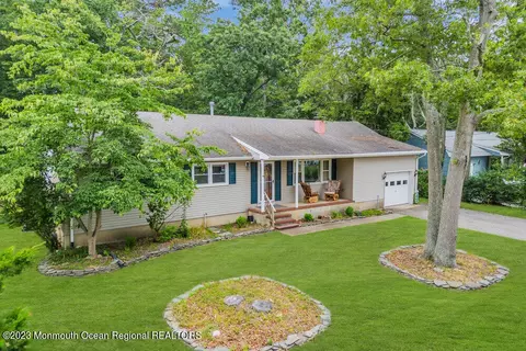 15 Bobwhite Ct, Forked River, NJ 08731