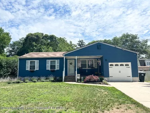 20 Charles St, Howell, NJ 07731