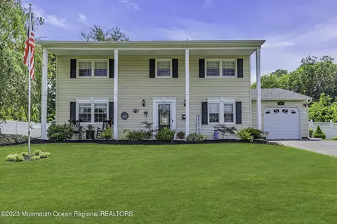 65 Old Bridge Dr, Howell, NJ 07731