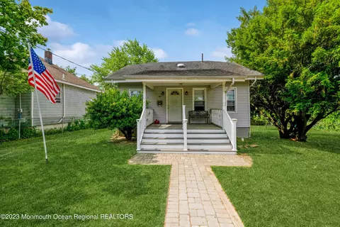 99 W Highland Ave, Atlantic Highlands, NJ 07716