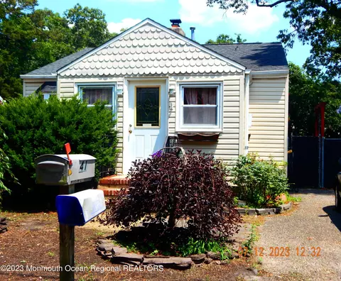 41 Arbutus Ave, Brick, NJ 08723