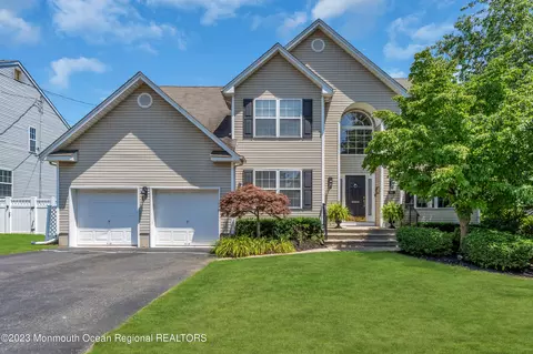 2210 Old Mill Rd, Spring Lake Heights, NJ 07762