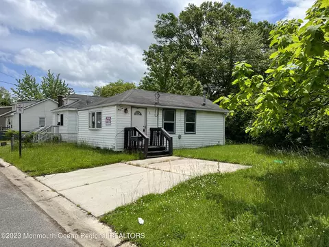 1 Seawood Ave, Keansburg, NJ 07734