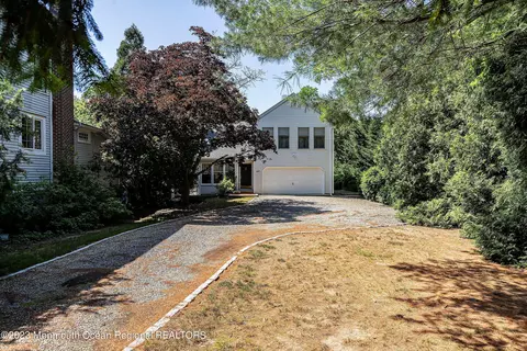 547 River Rd, Fair Haven, NJ 07704