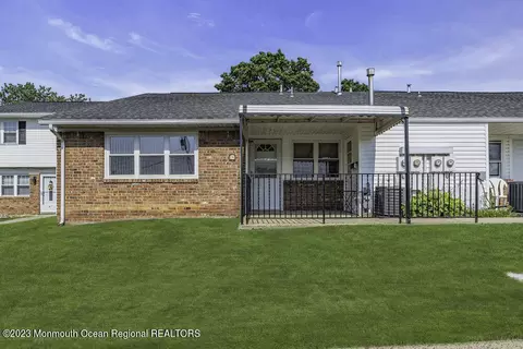 9 Galewood Dr #859, Matawan, NJ 07747