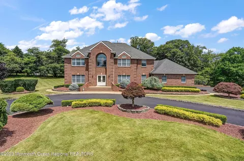 10 Kudyba Ct, Manalapan, NJ 07726