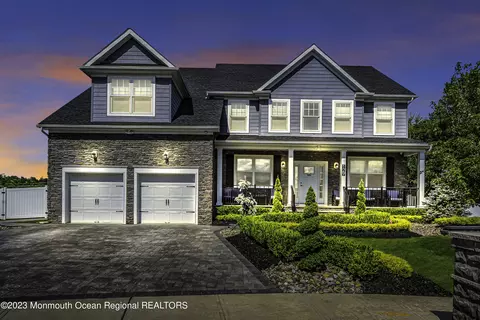 129 Mccormick Ave S, Old Bridge, NJ 08857