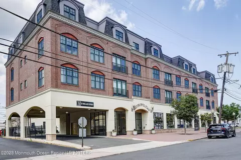 23 Wallace St #311, Red Bank, NJ 07701