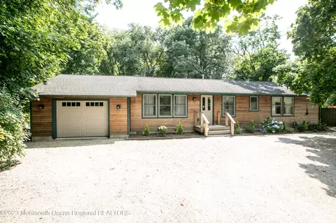34 Center St, Barnegat, NJ 08005