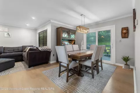 27 Pennybrook Ln, Middletown, NJ 07748
