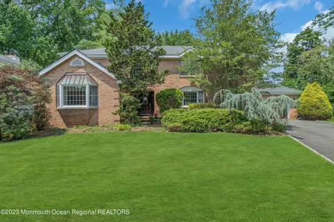 7 Ziegler Pl, Matawan, NJ 07747