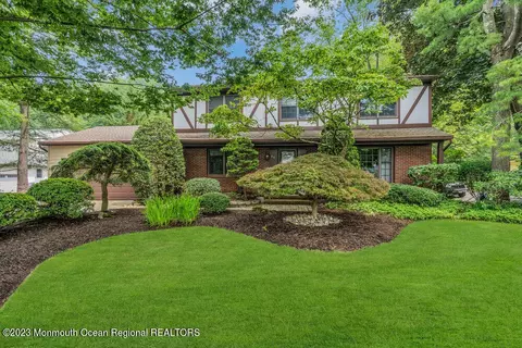 88 Independence Dr, East Brunswick, NJ 08816