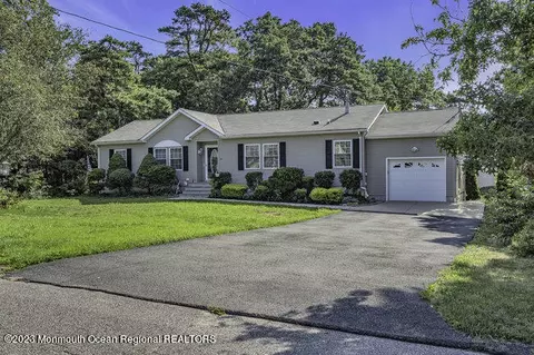 306 Cumberland Blvd, Toms River, NJ 08757