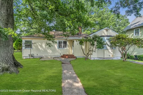 64 Webb St, Edison, NJ 08820