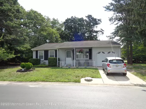 22 Eaton Ln, Whiting, NJ 08759