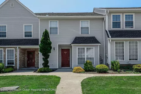 206 Franklin Pl, Morganville, NJ 07751