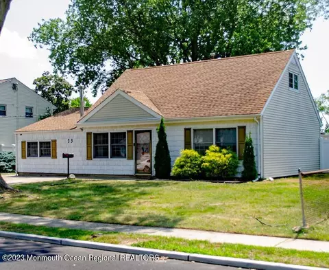 23 Hemlock St, Hazlet, NJ 07730