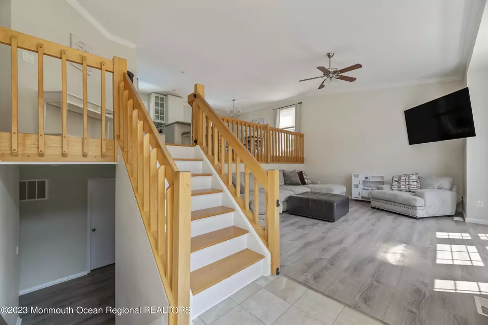  40 Heritage Dr, Howell, NJ 07731 photo 4