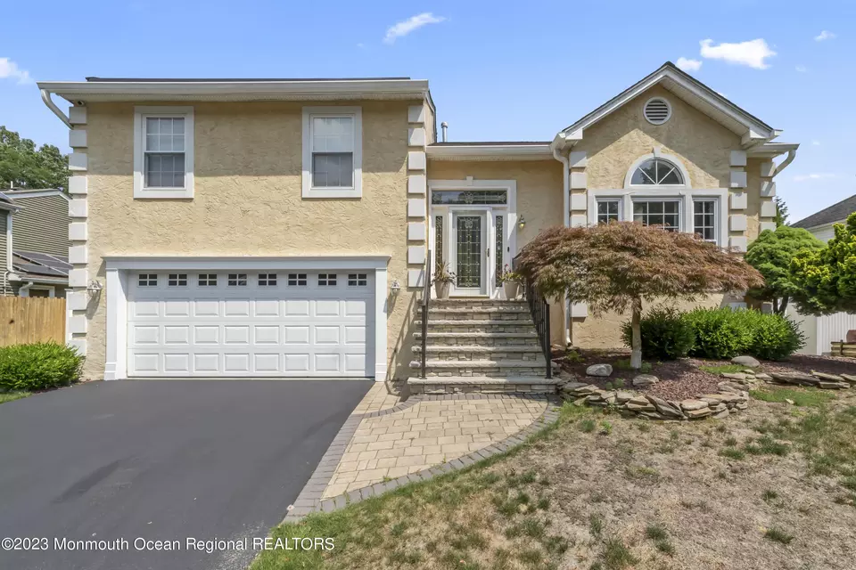  40 Heritage Dr, Howell, NJ 07731 photo 2