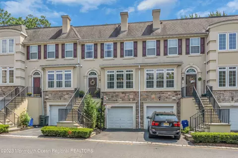 15 W Aspen Way, Aberdeen, NJ 07747