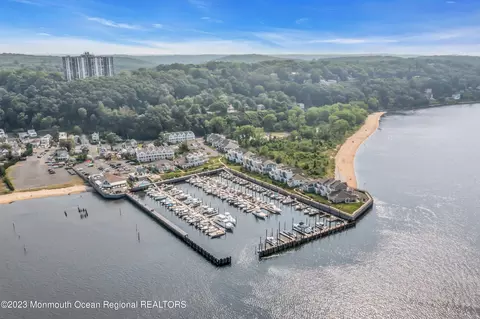 22 Lighthouse Pt Rd #403, Highlands, NJ 07732