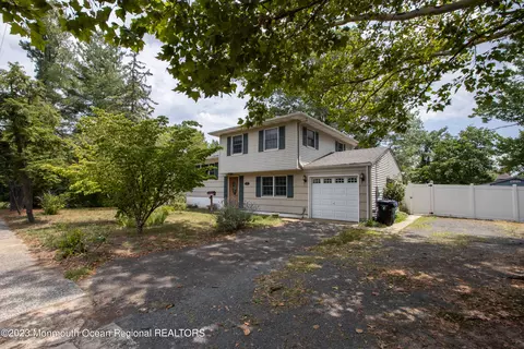 217 Wilson Ave, Middletown, NJ 07748