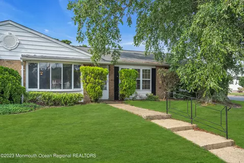 128 Buckingham Dr # D, Manchester, NJ 08759
