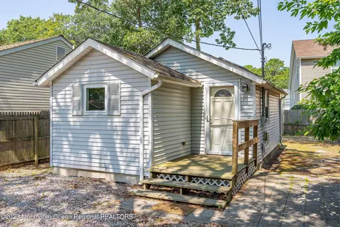 24 Homestead Dr, Brick, NJ 08724