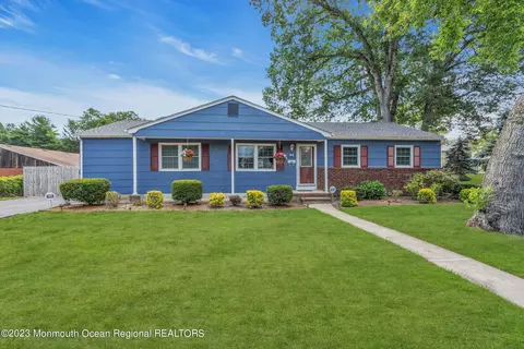 94 Dayton Ave, Toms River, NJ 08753