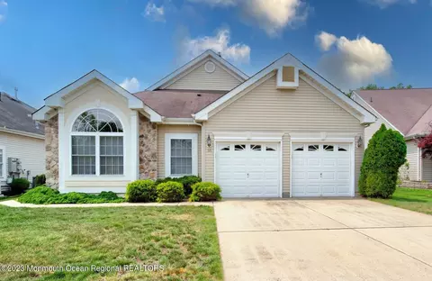 55 Pebble Beach Blvd, Jackson, NJ 08527