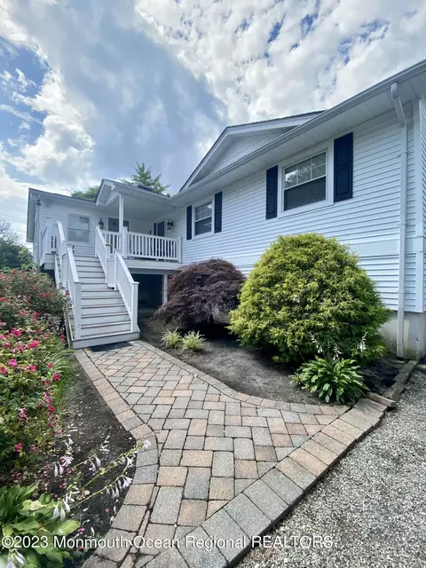 26 Itaska Pl, Oceanport, NJ 07757
