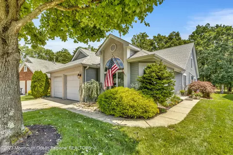 1703 Lacebark Ct, Toms River, NJ 08755