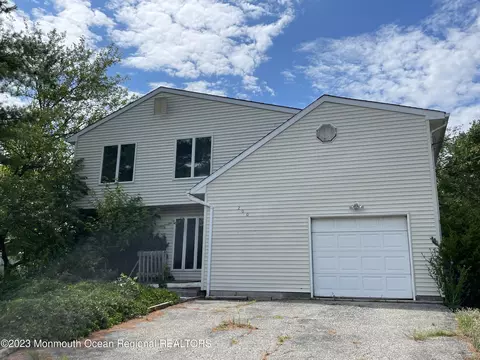 200 Drake Rd, Brick, NJ 08723