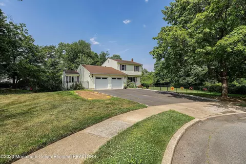 3 Kim Ct, Hazlet, NJ 07730