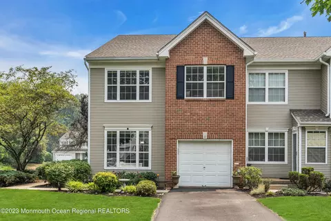 1 Pennsbury Way, East Brunswick, NJ 08816