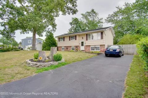 553 Duchess Ct, Toms River, NJ 08753
