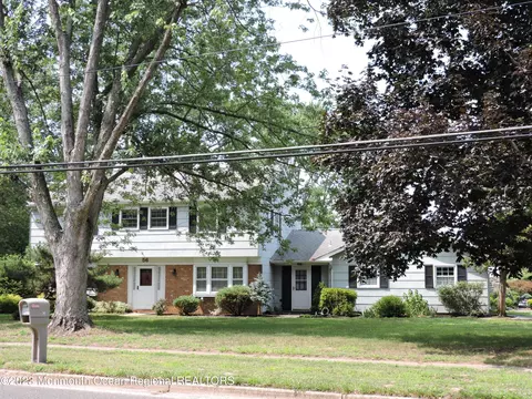 56 School W Rd, Marlboro, NJ 07746