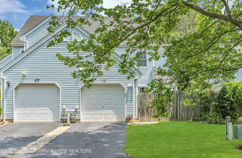 16 Whitman Ct, Freehold, NJ 07728
