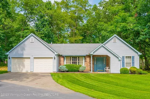 564 Petunia Ln, Whiting, NJ 08759