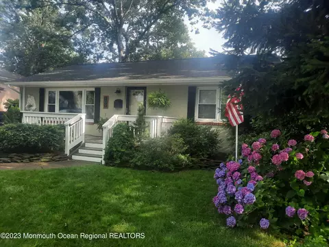 109 Dayton Ave, Toms River, NJ 08753